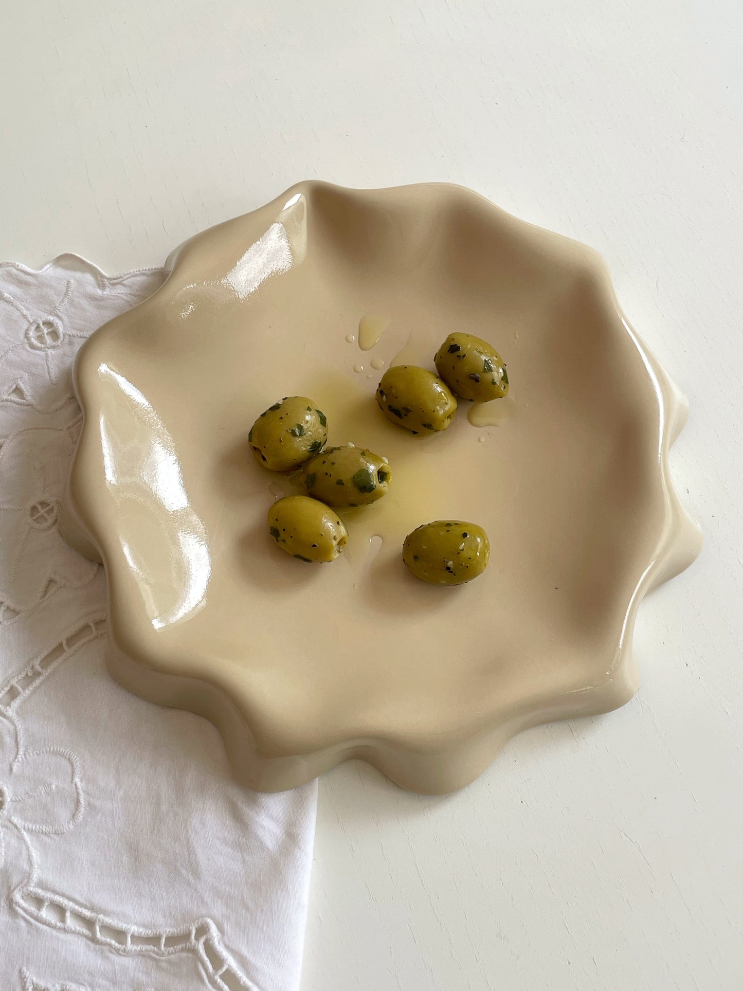 MELTED BUTTER PLATE