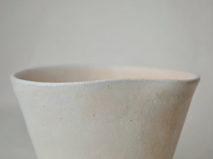 SATIN WHITE TULIP MUG