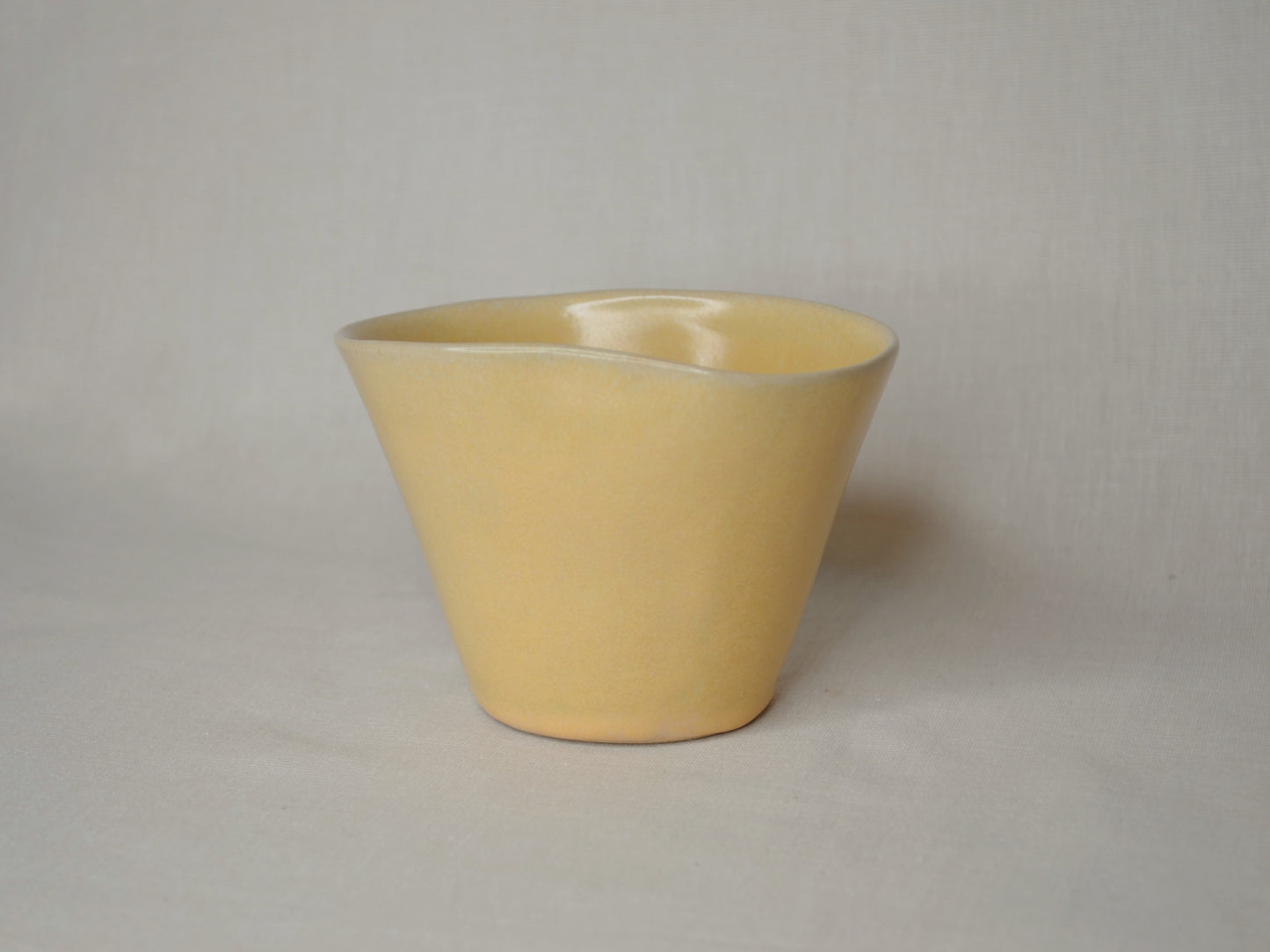 YELLOW TULIP MUG