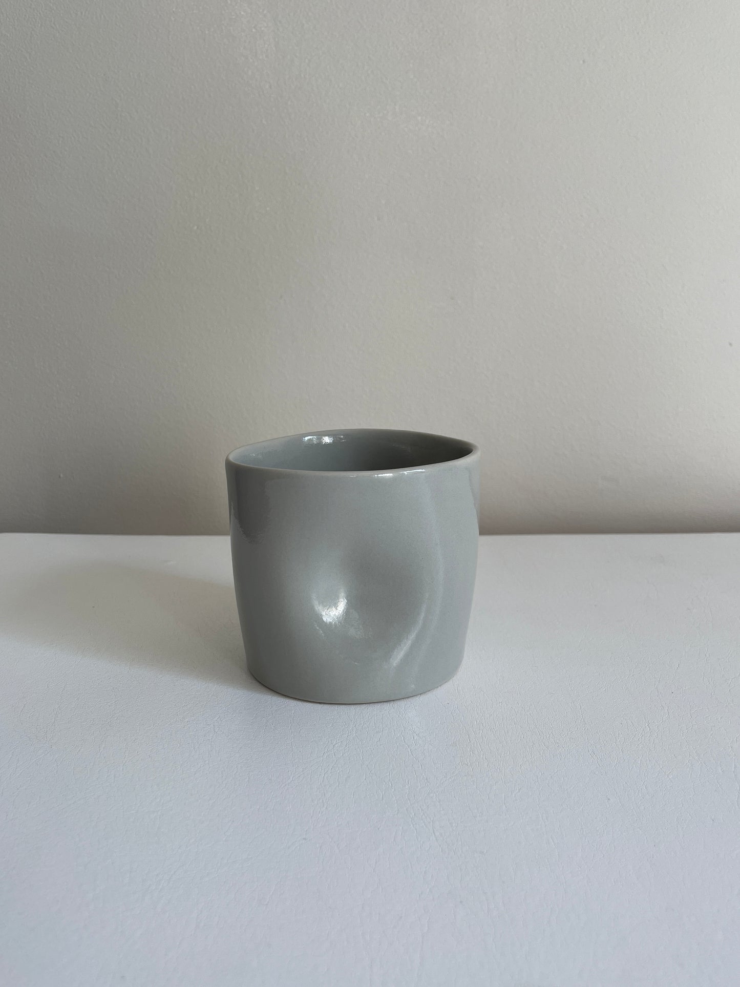 LIGHT GREY SNUG MUG