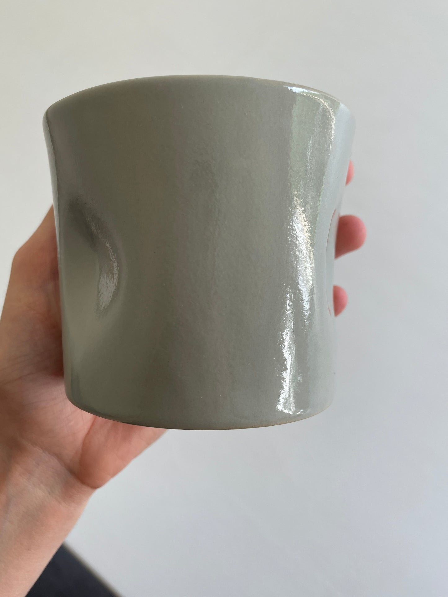 LIGHT GREY SNUG MUG