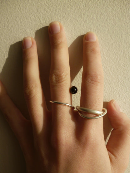 ENCIRCLE RING ONYX